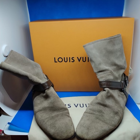 Auth Louis Vuitton Brown Suede and Leather Boots Style FD0172 6 Size 6 - Picture 3 of 4